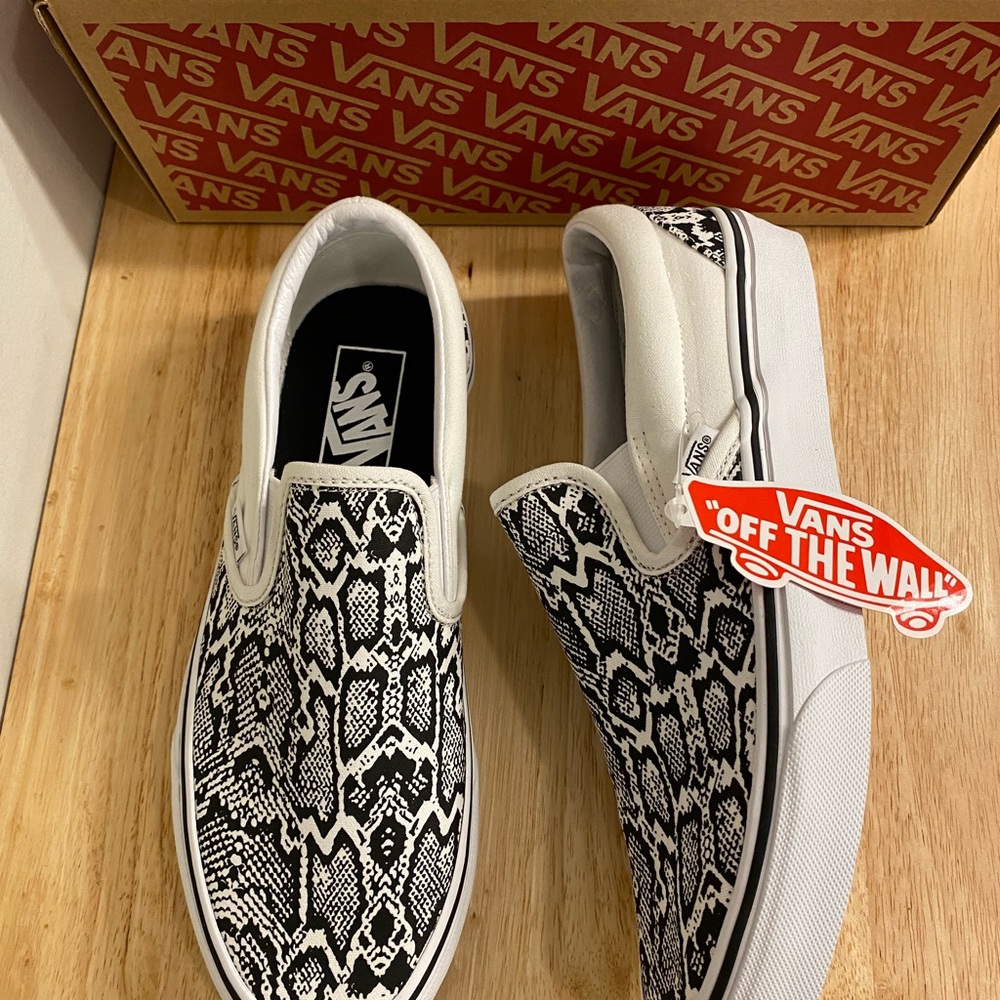 NEW Women’s Vans Sneakers Classic Slip-On Python